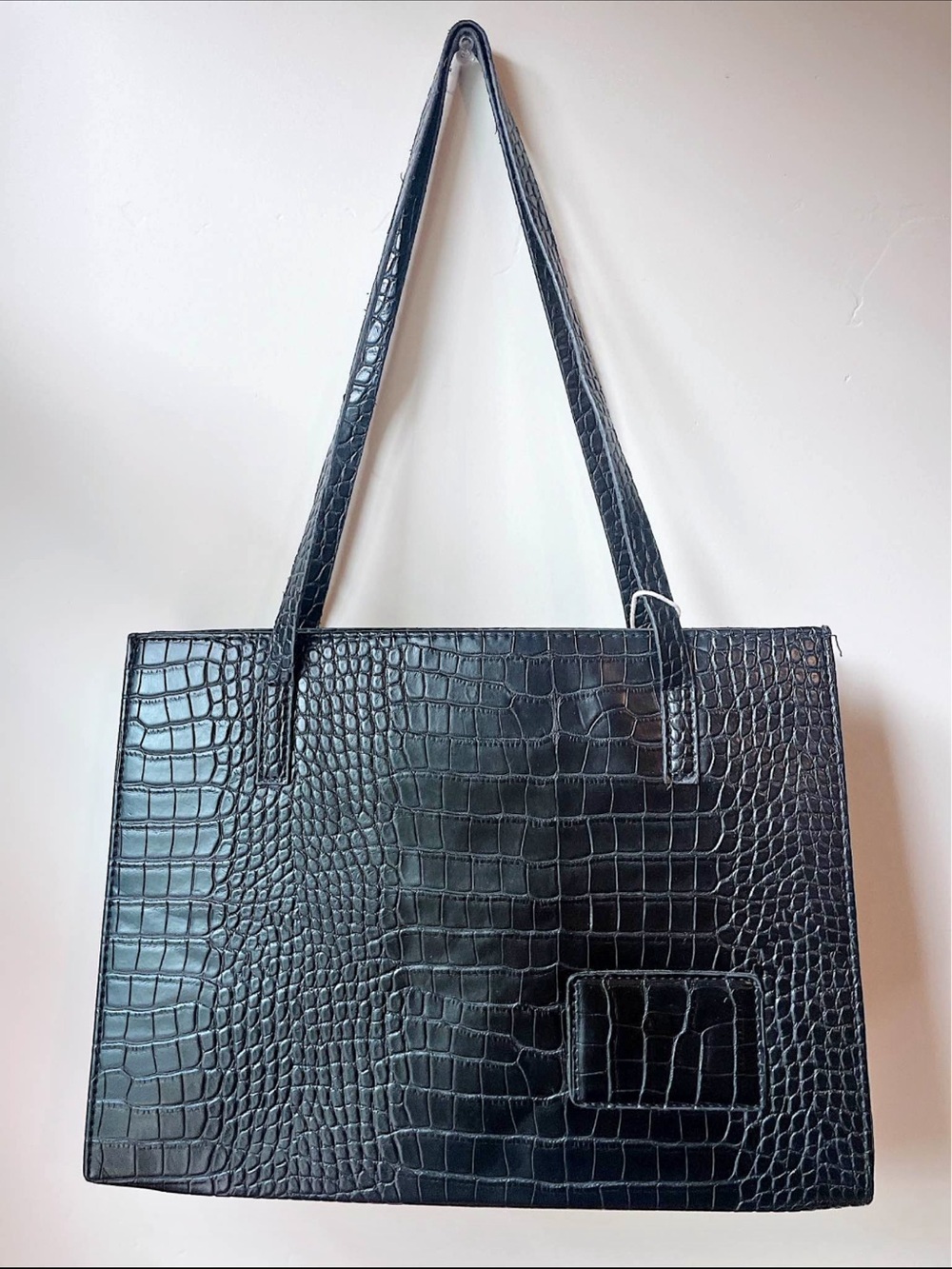 Black Croc-Embossed Tote Bag - Sleek Everyday Shoulder Bag